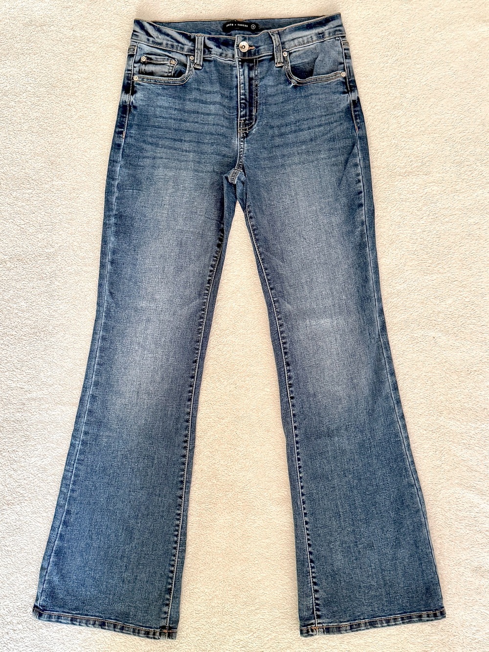 Truth + Thread Stretch Flare Jeans NWOT Size 4 Medium Wash